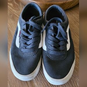 Vans Youth Size 4 Chima Pro 2 Suede Charcoal & White Sneakers